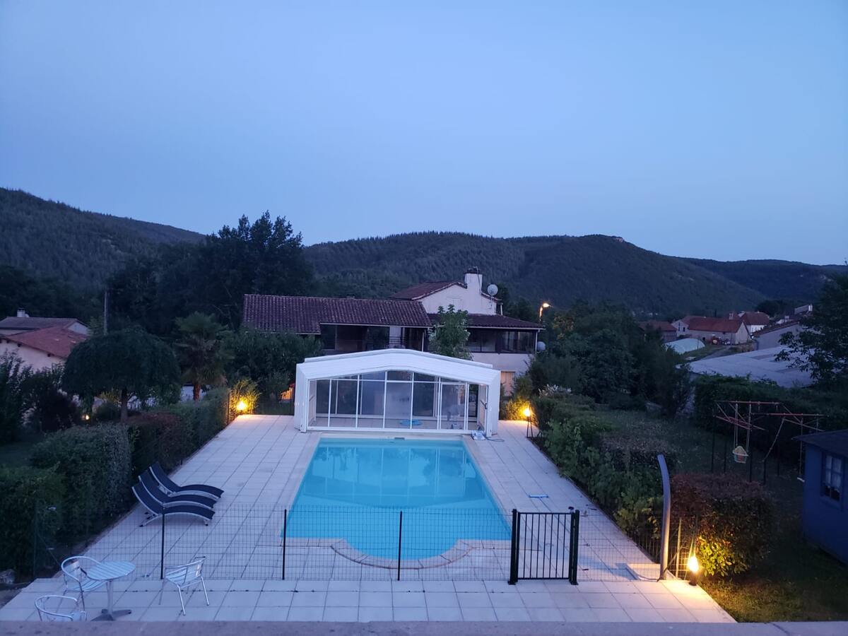 Maison 135 m² piscine partagée et vue montagne - Photo 28