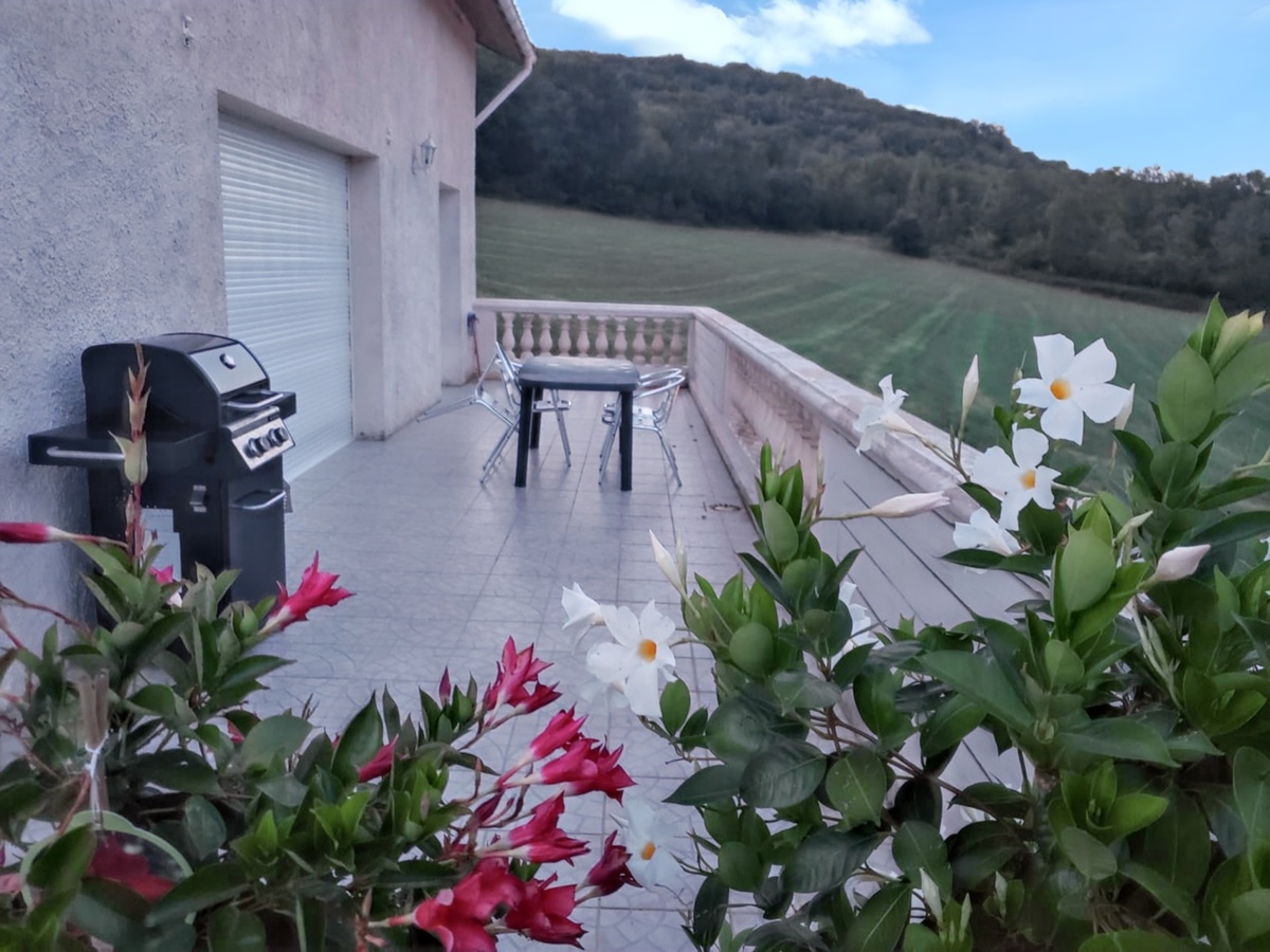 Maison 135 m² piscine partagée et vue montagne - Photo 32
