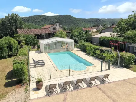 Maison 135 m² piscine partagée et vue montagne
