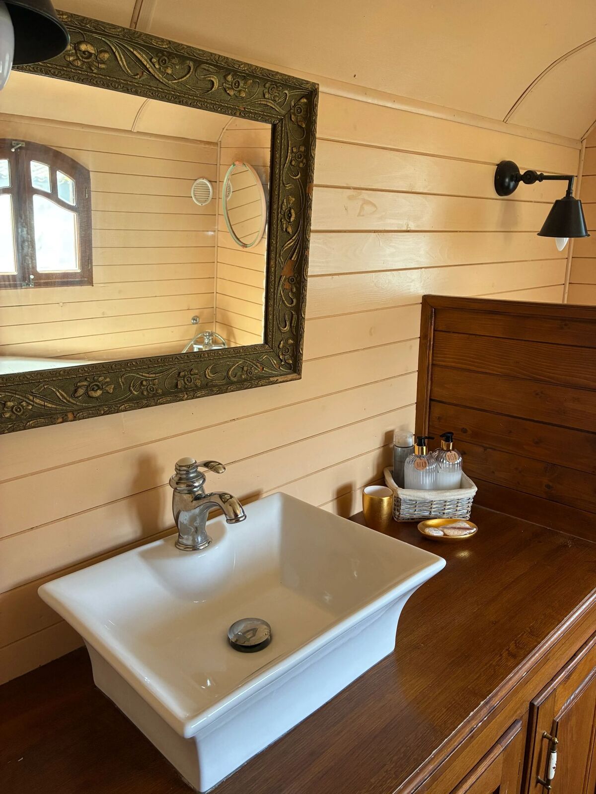 Bungalow avec piscine partagée à Saintes-Maries-de-la-Mer, à 3 km des plages - Photo 16