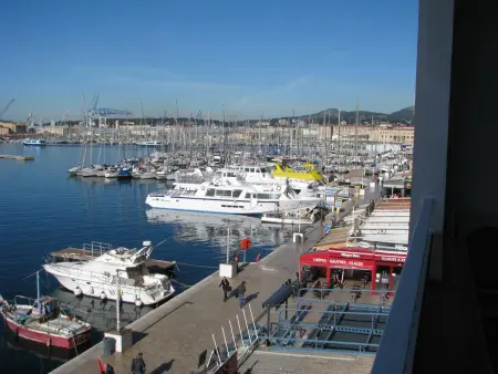 Appartement cosy avec vue mer et balcon à Toulon, 80 m² : photo 12