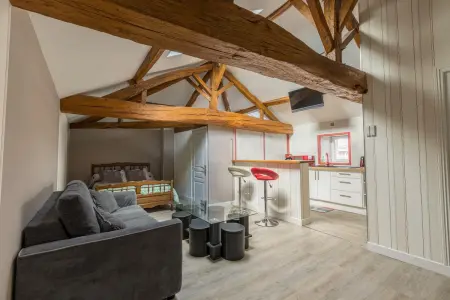 Location maison à Mouterre Silly, Maison accueillante à Mouterre-Silly avec jardin et cheminée