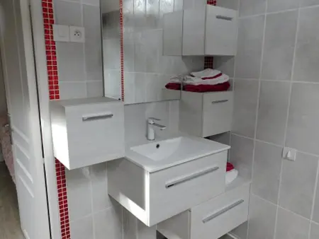 Maison 14 pers. à Mouterre-Silly : jardin clos, cheminée et 5 chambres : photo 12