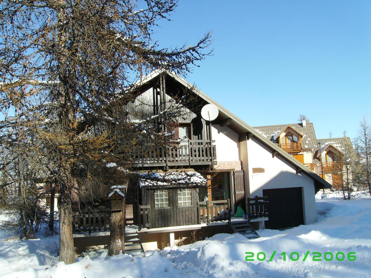 Chalet 8 personnes à Risoul, vue montagne et accès ski - Photo 1
