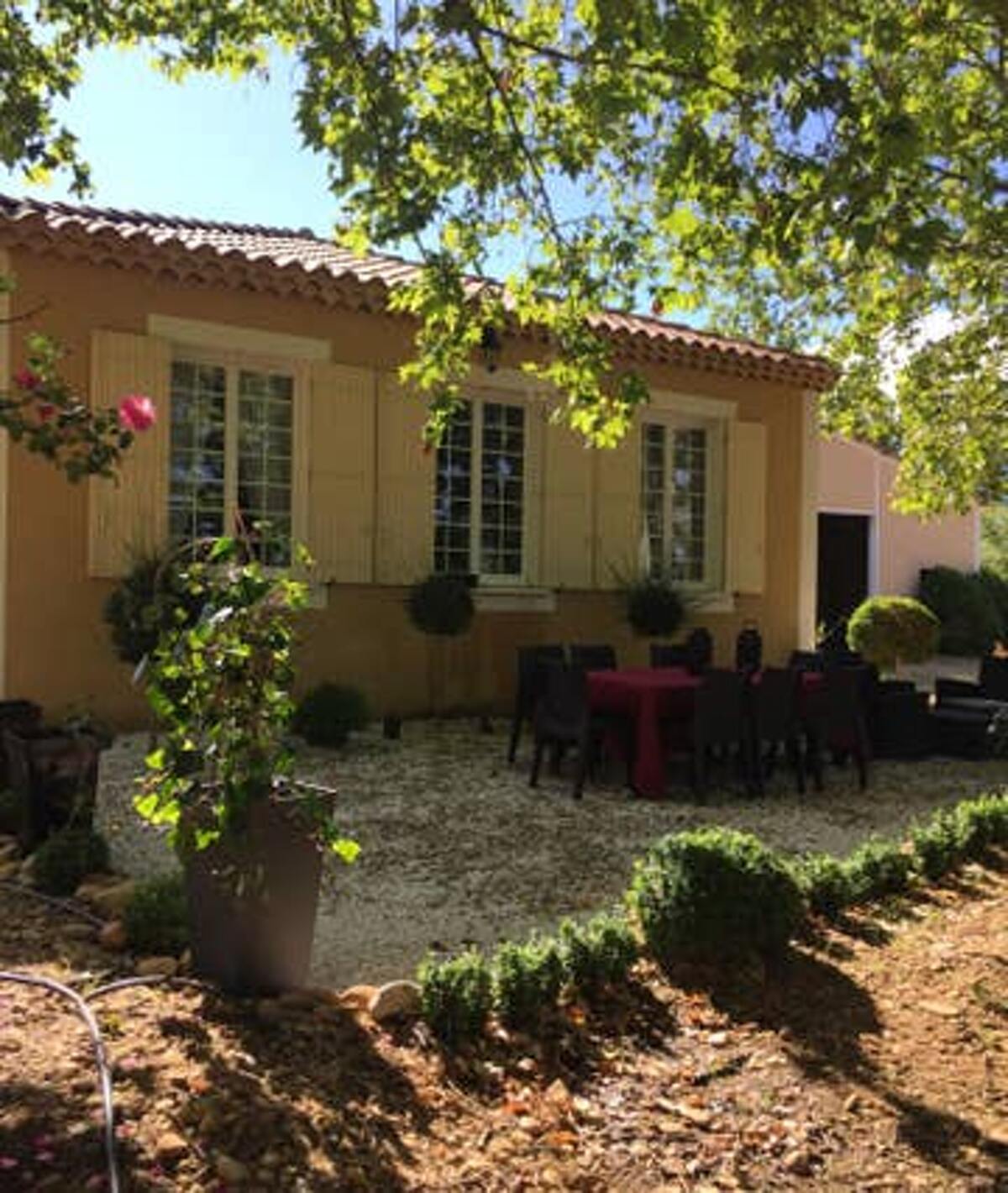 Maison 4 chambres avec jardin et parking privé à Arles - Photo 2