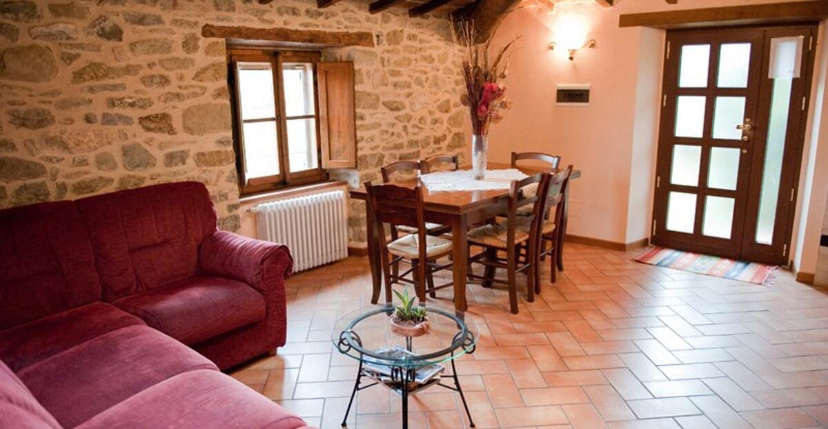 Appartement 6 pers., piscine saisonnière à Caprese Michelangelo - Photo 3