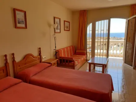 Studio 45 m² avec vue mer et piscine à Costa del Silencio : photo 3