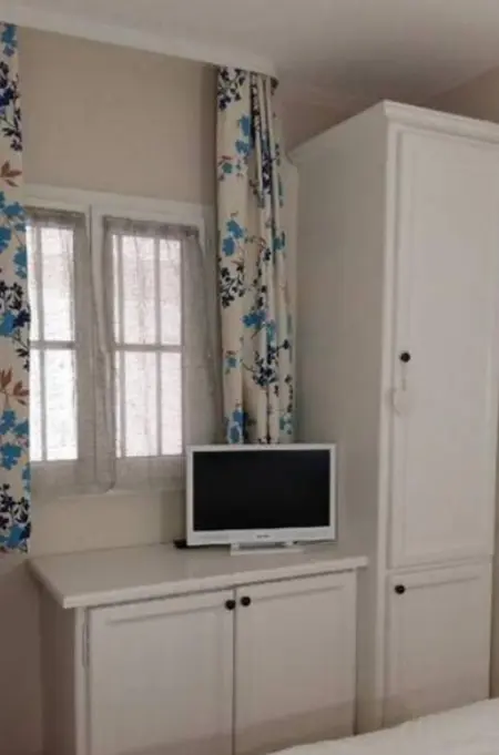 Appartement vue mer avec piscine partagée à Six-Fours-les-Plages : photo 8