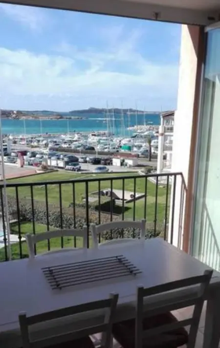 Appartement vue mer avec piscine partagée à Six-Fours-les-Plages : photo 11