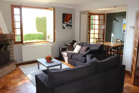 Maison familiale avec terrasse et cheminée à Langogne : photo 4
