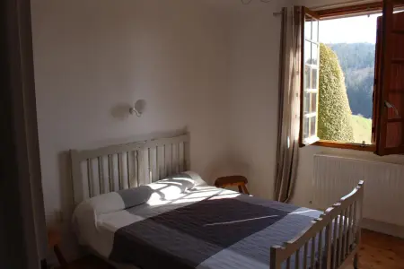 Maison familiale avec terrasse et cheminée à Langogne : photo 8
