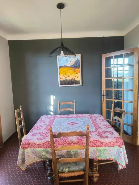Maison familiale avec terrasse et cheminée à Langogne : photo 17