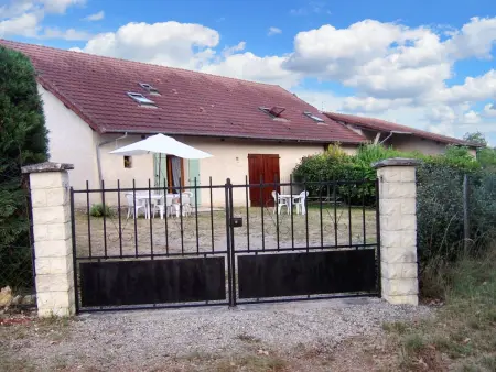 Charmante maison à Sarrazac avec piscine privée - Photo 12