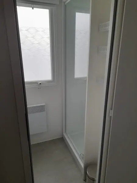 Bungalow 3 chambres avec piscine partagée à Les Mathes : photo 12