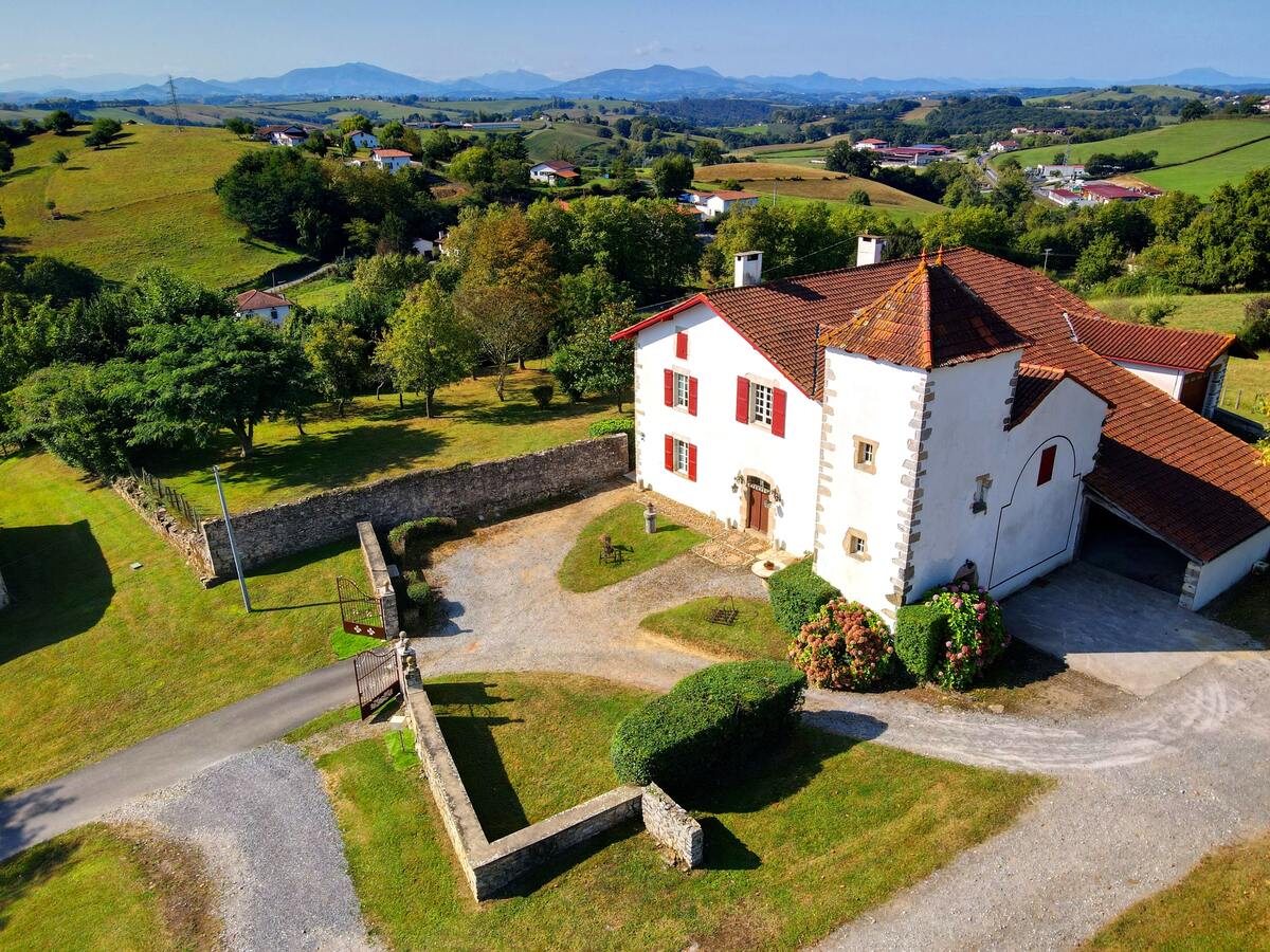 Maison 11 pers. à Bardos, vue montagne & jardin jeux - Photo 1