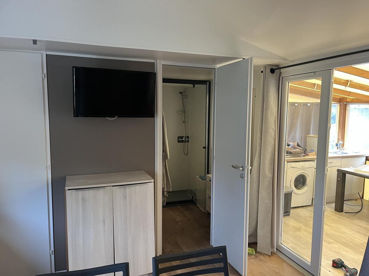 Bungalow 8 personnes à Puget-sur-Argens, piscine et terrasse - Photo 4