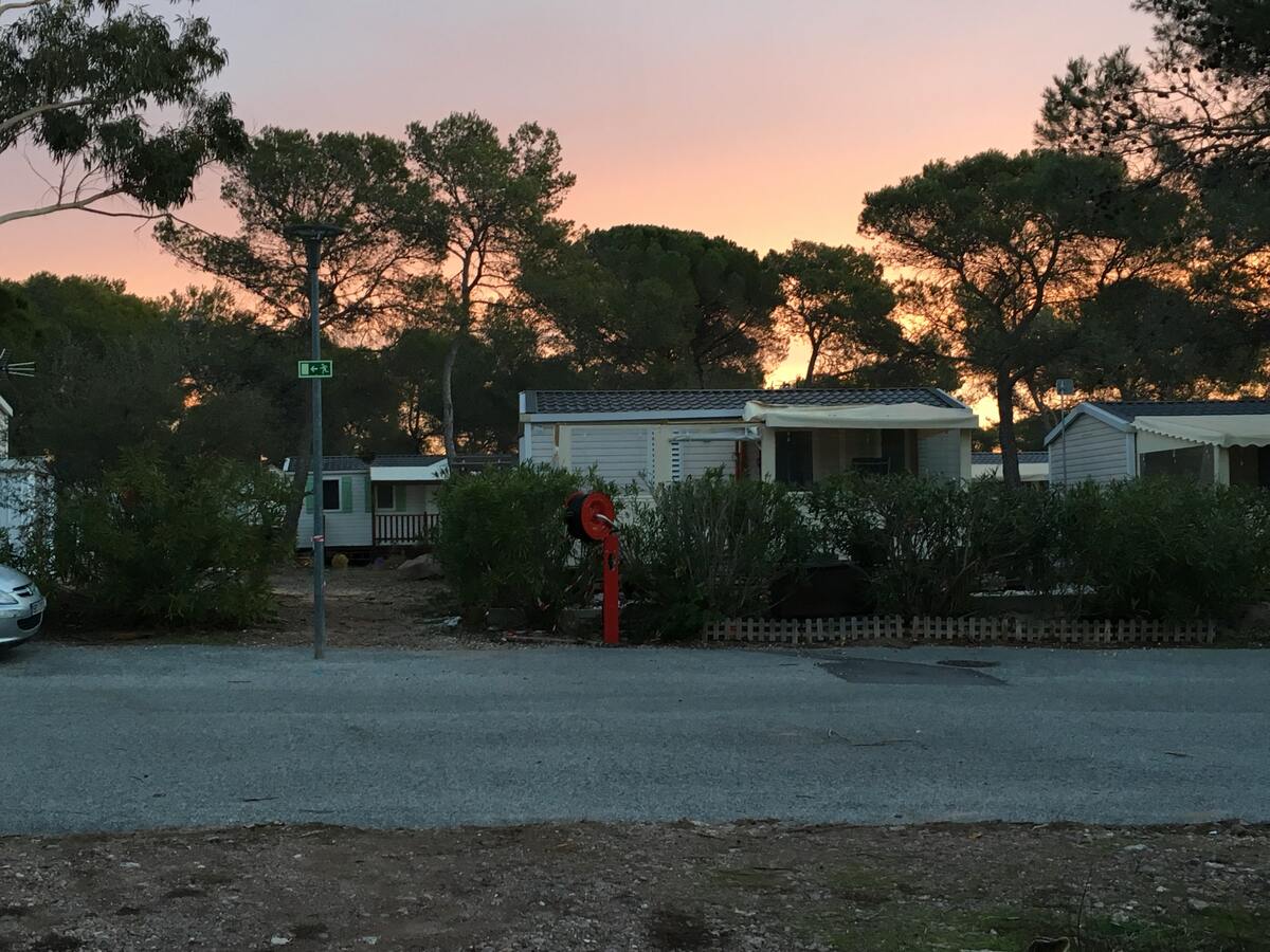 Bungalow 8 personnes à Puget-sur-Argens, piscine et terrasse - Photo 11