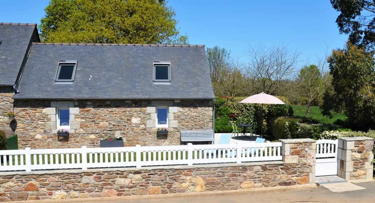Maison 2 pers. à Botsorhel, jardin clôturé et barbecue - Photo 3