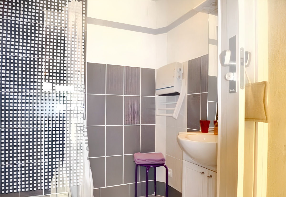 Maison 65 m² à Cardet, piscine saisonnière et terrasse - Photo 7