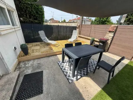 Maison avec jardin clos et terrasse à Saint-André-les-Vergers : photo 3