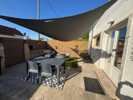 Maison avec jardin clos et terrasse à Saint-André-les-Vergers : photo 5