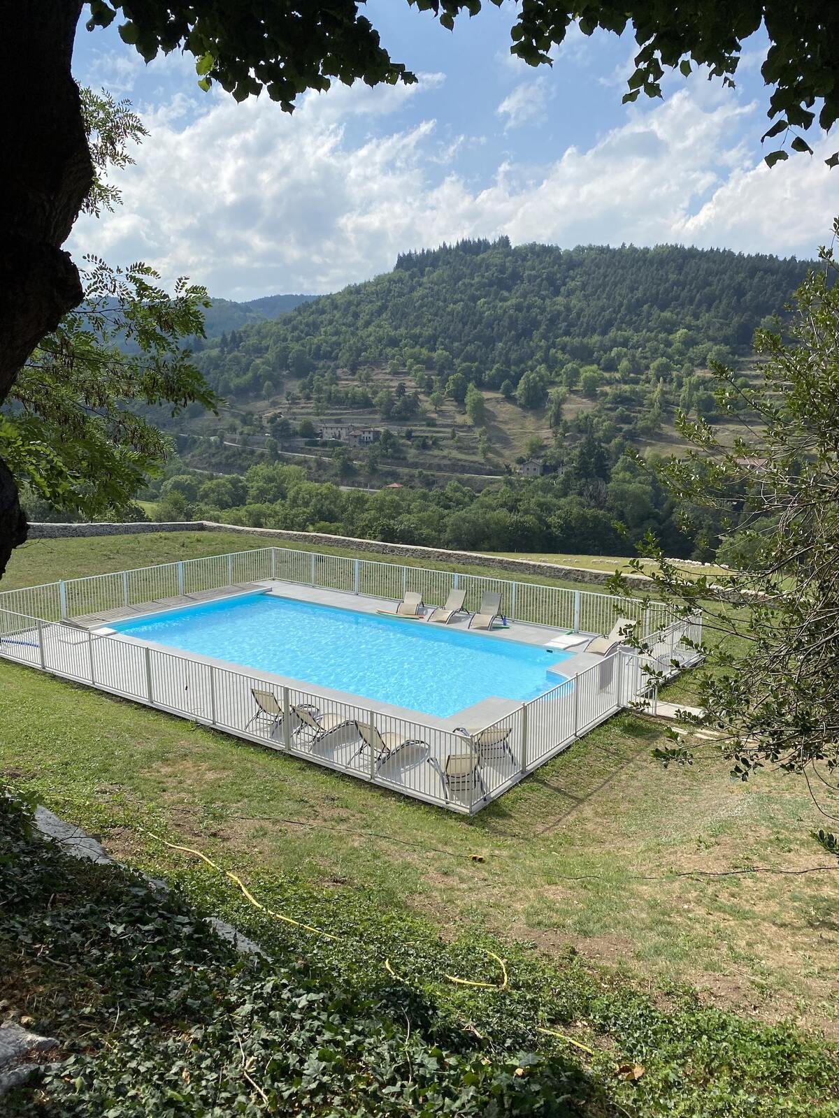 Château du XVIIe siècle privatisé à Satillieu, 30 personnes - Photo 1