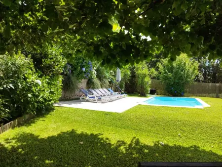 Location villa à Rubiães, Villa spacieuse avec piscine privée à Rubiães, vue montagne