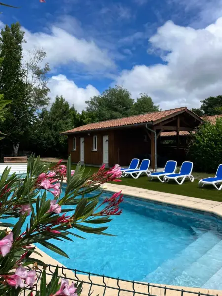 Villa spacieuse à Sainte-Eulalie-en-Born, terrasse, piscine privée - Photo 1