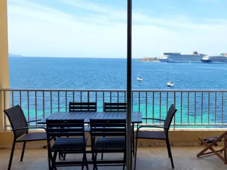 Location appartement à Ajaccio, Studio agréable avec vue mer à Ajaccio - 30 m² avec accès plage