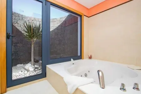 Villa avec piscine privée chauffable à Playa Blanca, 3 chambres : photo 15