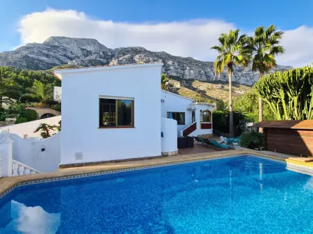 Villa ensoleillée à Dénia avec piscine privée et vue mer : photo 10
