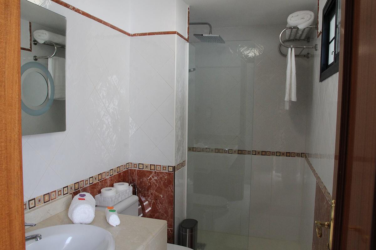 Villa 120 m² Playa Blanca, piscine privée toute l'année - Photo 17