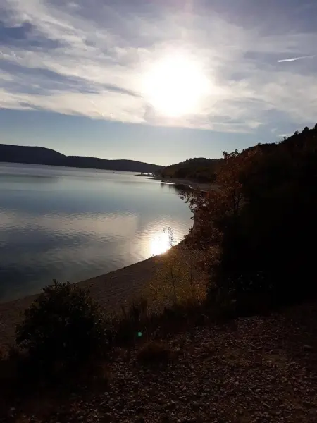 Appartement 44 m² avec vue sur le lac, Sainte-Croix-du-Verdon : photo 17