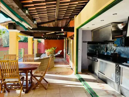 Maison conviviale à Fréjus avec piscine à débordement - Photo 2