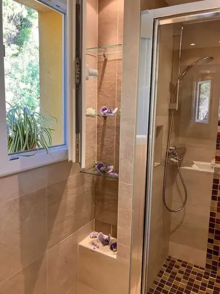 Maison conviviale à Fréjus avec piscine à débordement - Photo 48