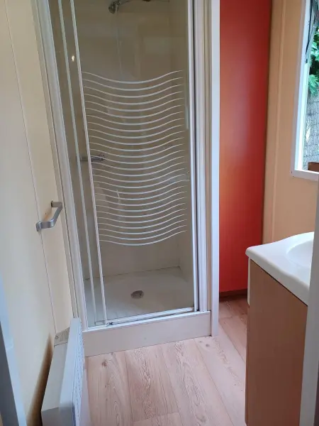 Charmant Bungalow à Saint-Pierre-d'Oléron avec Jardin - Photo 10