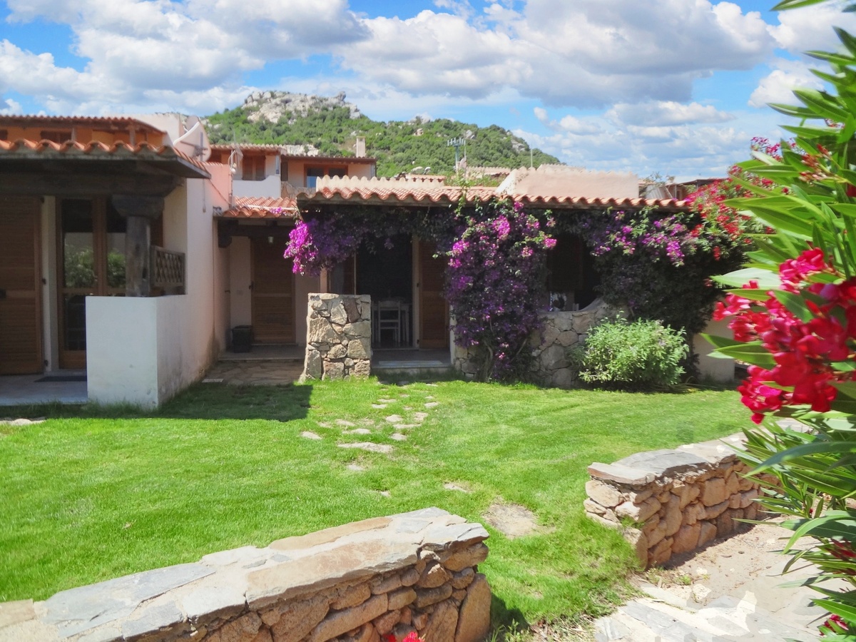 Maison 40 m² avec terrasse & jardin - Loiri Porto San Paolo - Photo 12