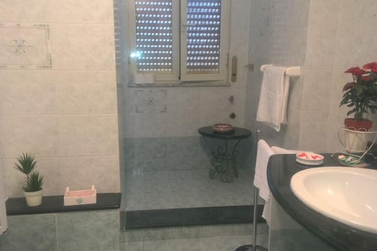 Appartement 2 chambres à Napoli avec parking inclus - Photo 22