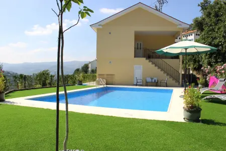 Location villa à São Martinho de Mouros, Villa paisible à São Martinho de Mouros avec piscine privée
