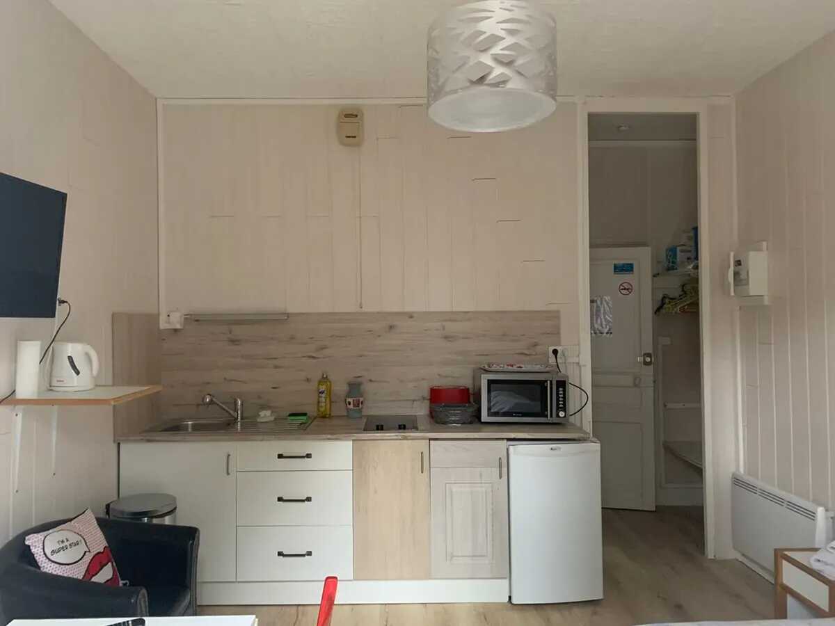 Studio 17 m² avec cuisine équipée à Néris-les-Bains - Photo 2