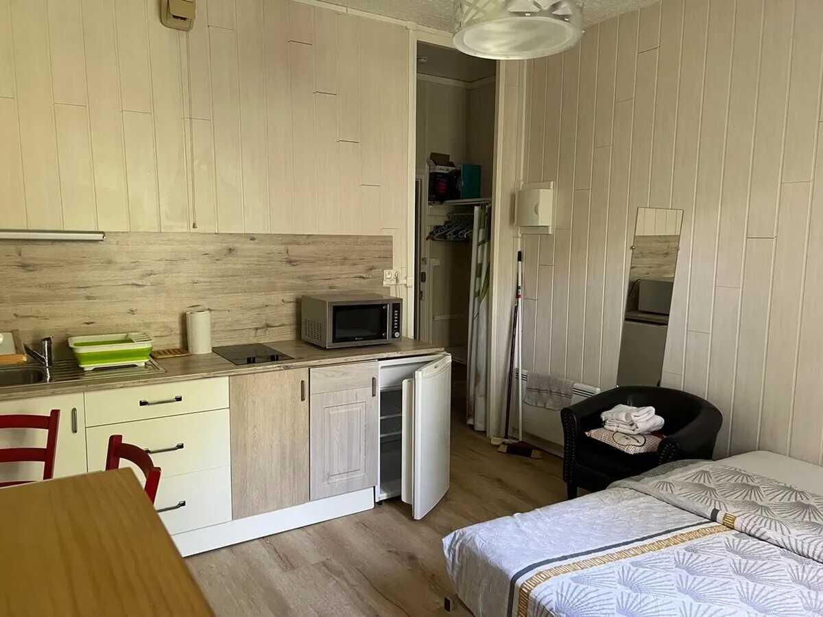 Studio 17 m² avec cuisine équipée à Néris-les-Bains - Photo 3