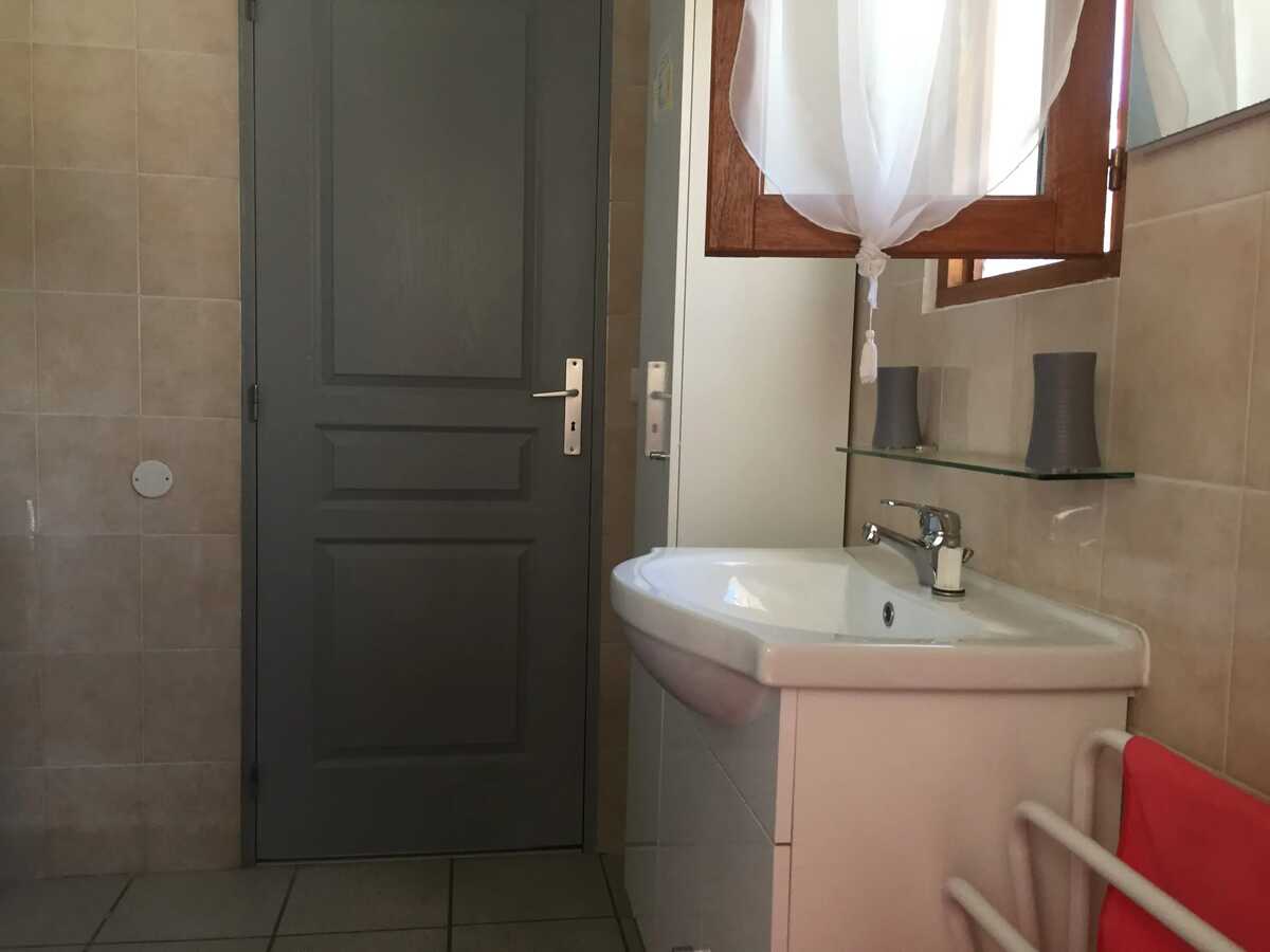 Studio 30 m² avec piscine et jardin privé à Sernhac - Photo 9