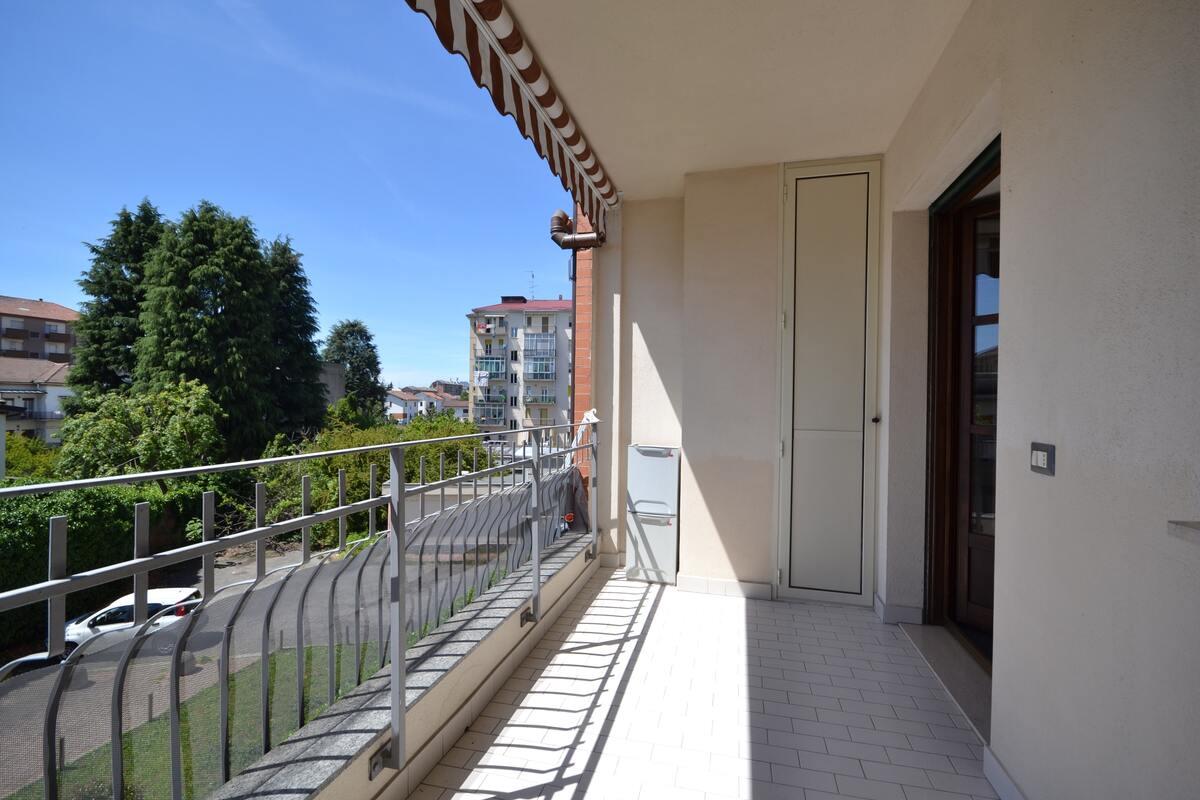 Appartement 50 m² balcon à Vercelli, centre historique - Photo 3