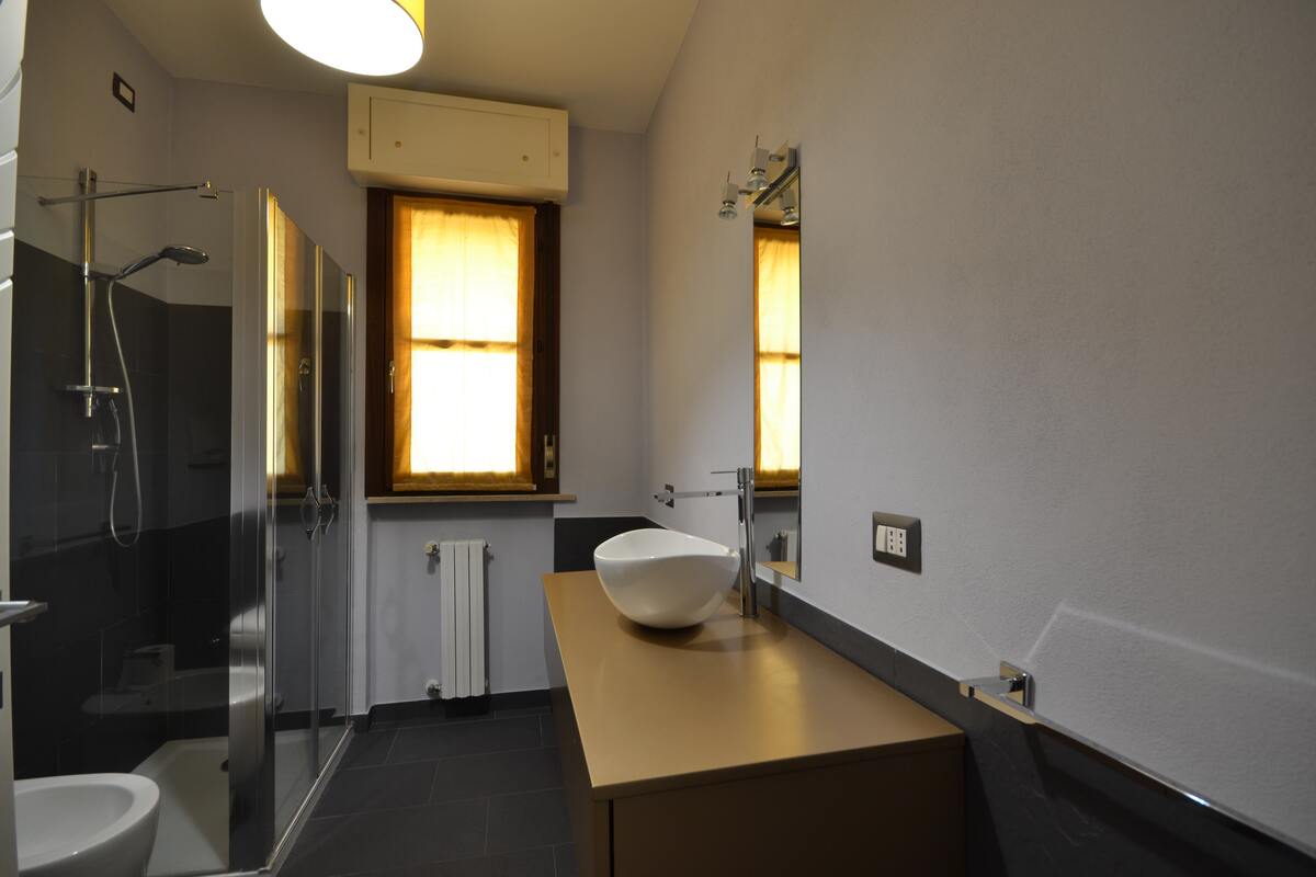 Appartement 50 m² balcon à Vercelli, centre historique - Photo 6