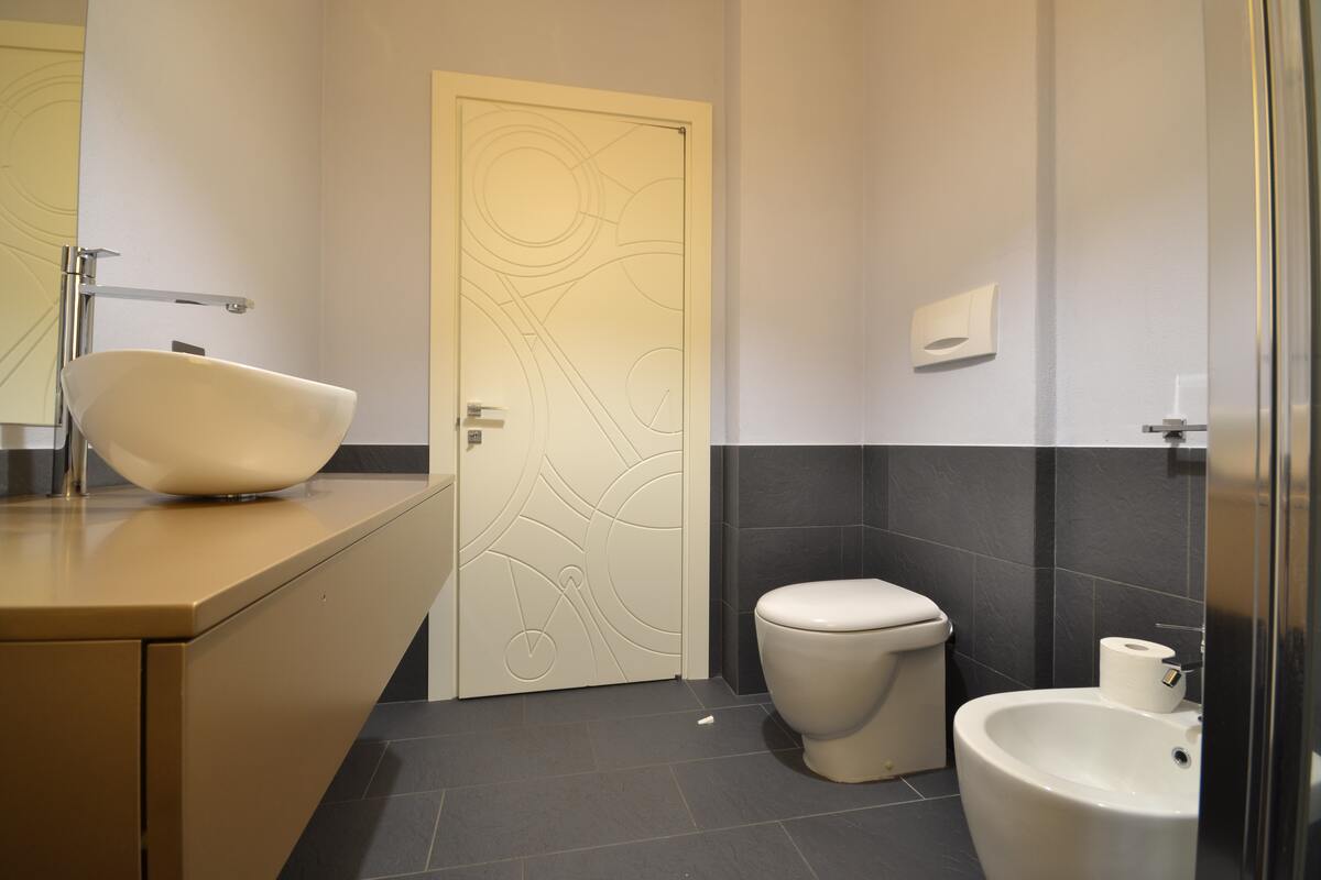 Appartement 50 m² balcon à Vercelli, centre historique - Photo 10