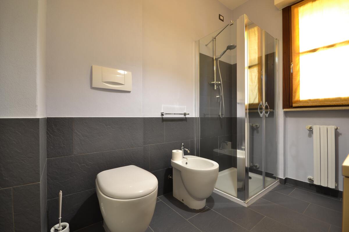 Appartement 50 m² balcon à Vercelli, centre historique - Photo 11