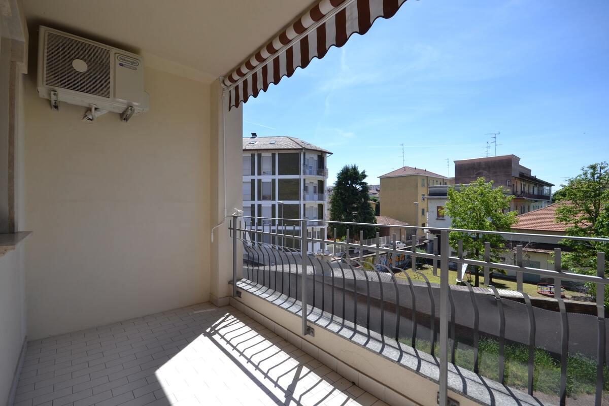 Appartement 50 m² balcon à Vercelli, centre historique - Photo 15