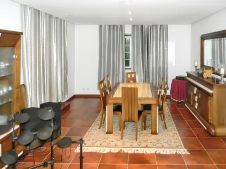 Villa avec piscine privée et vue montagne à Santa Leocádia : photo 11