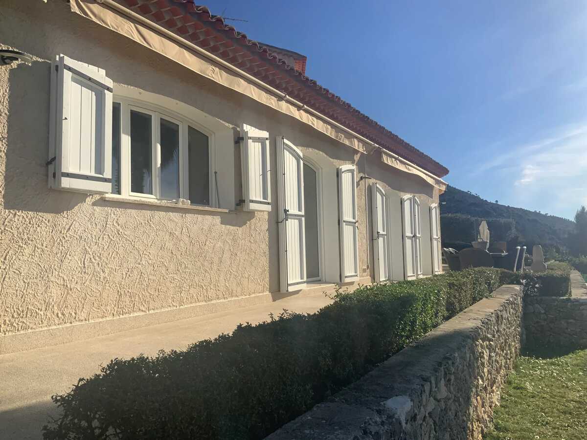 Villa avec piscine privée et vue mer à Aspremont - Photo 52