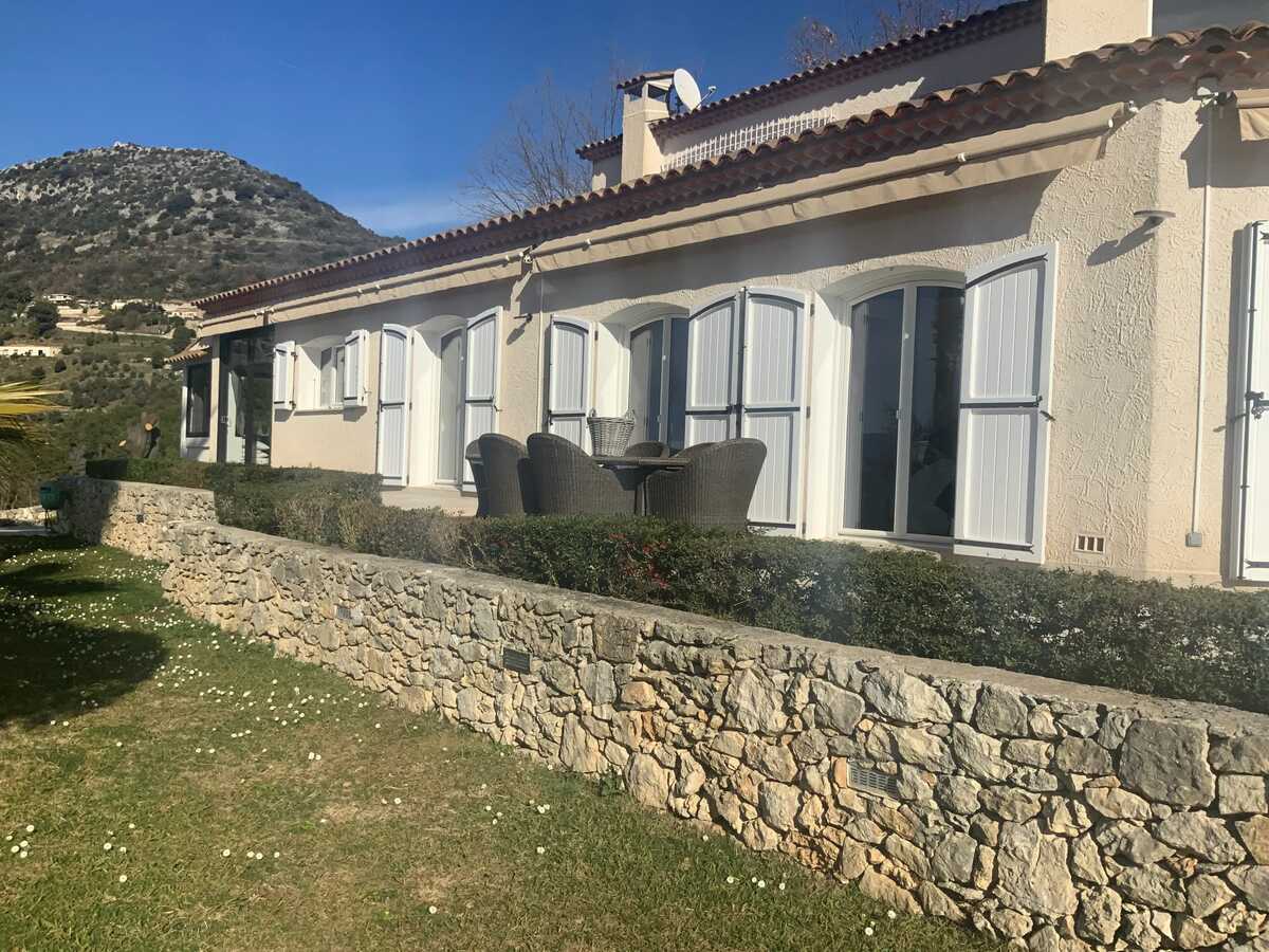 Villa avec piscine privée et vue mer à Aspremont - Photo 53